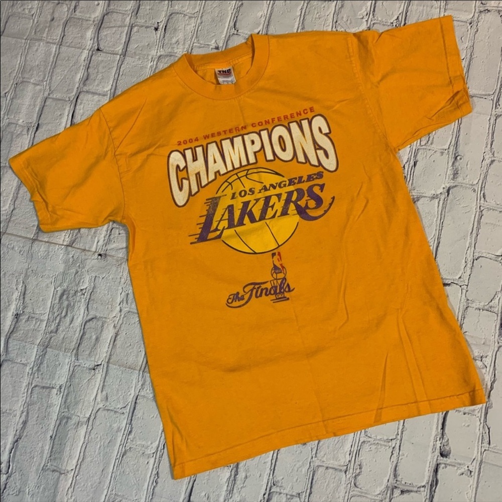LOS ANGELES LAKERS 2004 world champions T-shirt